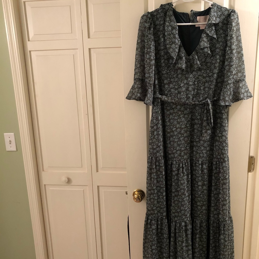 Gal Meets Glam Roberts Maxi Dress. Make an offerX